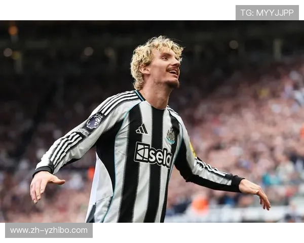 巴萨小将亚马尔传射建功 女友现身看台与拉菲尼亚亲密互动